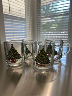 Luminarc Holiday Glass Coffee Mugs with Christmas Tree Design - Green